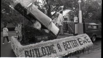 “Building a Better Ewe” Parade Float, 1991.jpg