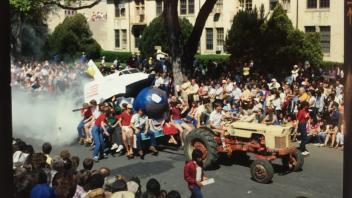 Parade float with Space Shuttle Columbia, 1982.jpg
