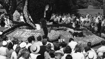 Parade float, circa 1940s.jpg